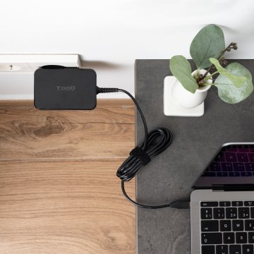 Cargador De Pared Tooq Tqlc-usbcgan90pd Usb-c Pd 90w Con Sistema Gan Color Negro 2